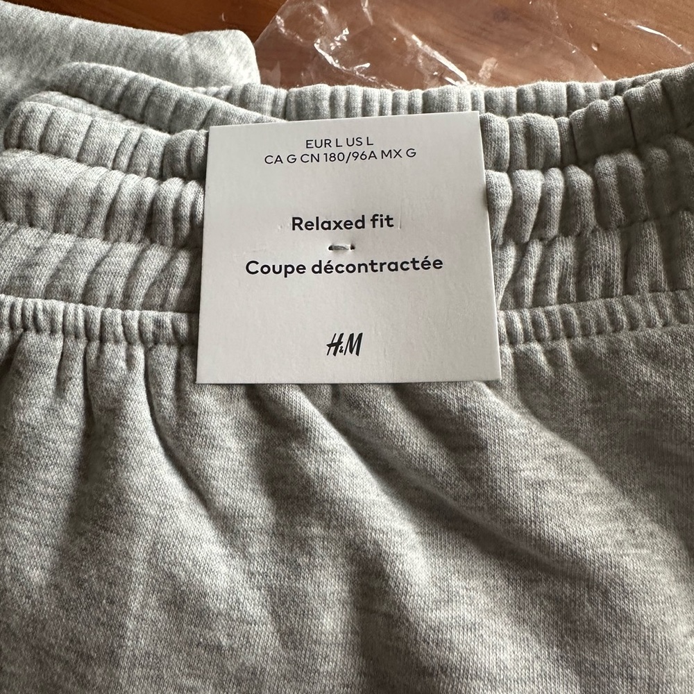 H&M men’s new with tags grey sweat pants, size Large - Picture 2 of 6